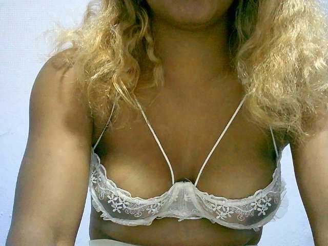 BelliBellaha live cam on BongaCams