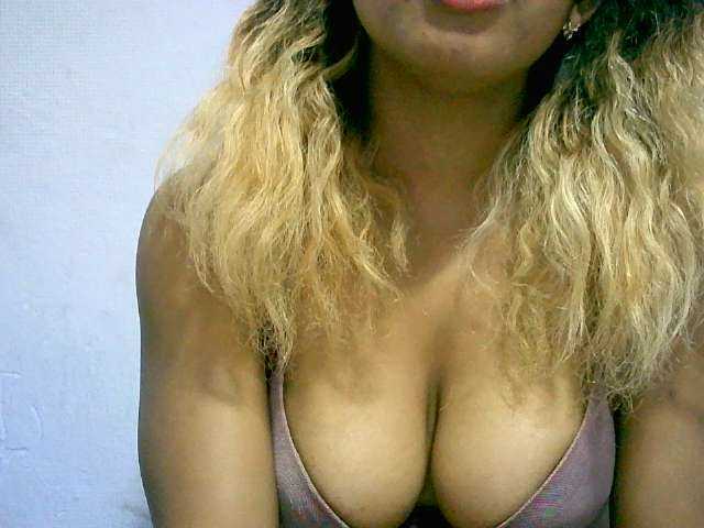BelliBellaha live cam on BongaCams