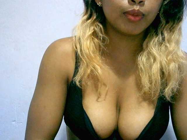 BelliBellaha live cam preview
