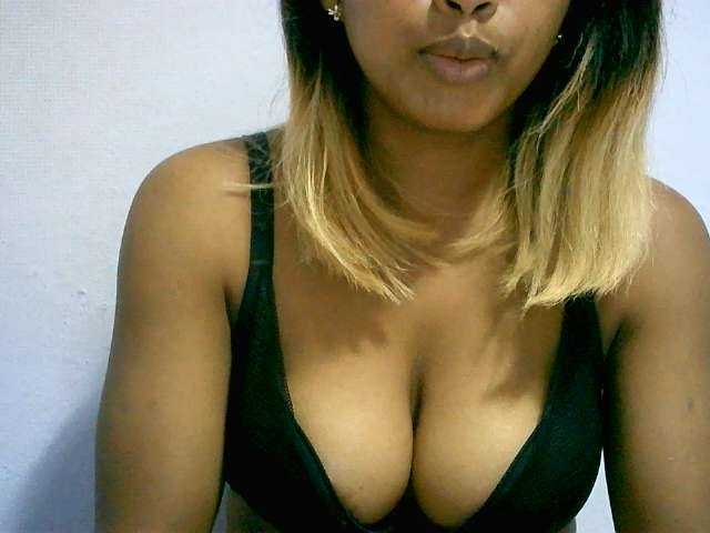 BelliBellaha live cam on BongaCams