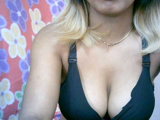 BelliBellaha live cam on BongaCams