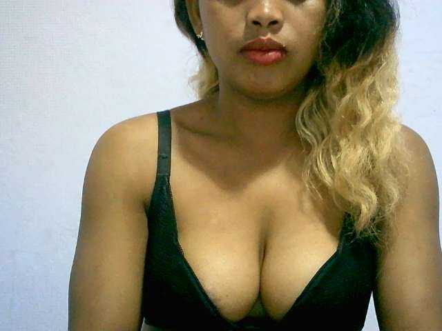 BelliBellaha live cam on BongaCams