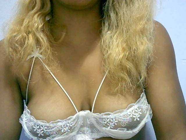 BelliBellaha live cam on BongaCams