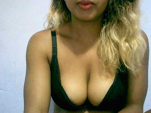 BelliBellaha live cam on BongaCams