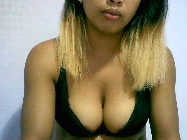 BelliBellaha live cam on BongaCams