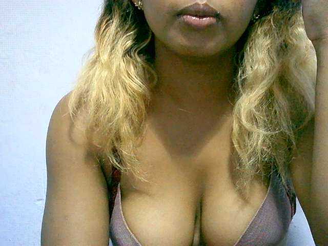 BelliBellaha live cam on BongaCams