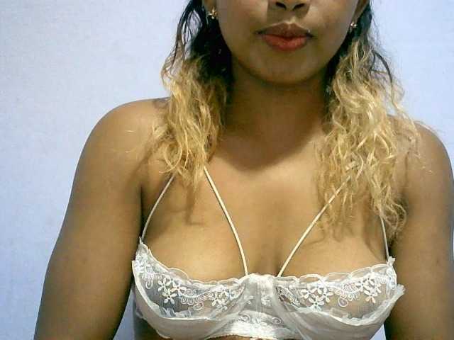 BelliBellaha live cam on BongaCams