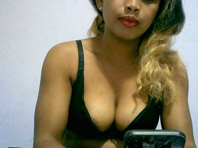 BelliBellaha live cam on BongaCams
