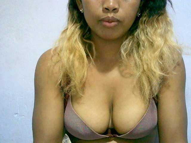 BelliBellaha live cam on BongaCams
