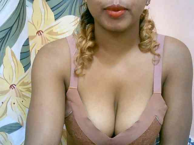 BelliBellaha Live Webcam on BongaCams