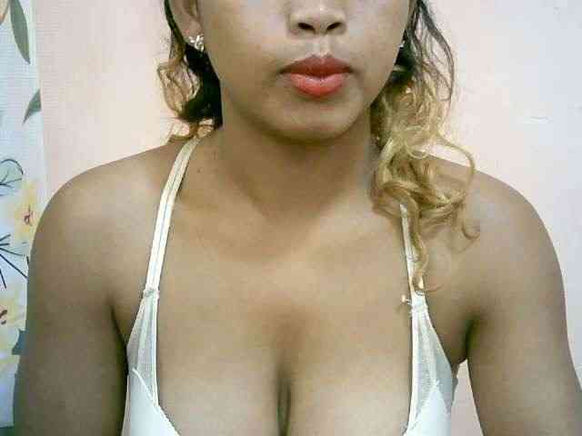 BelliBellaha Live Webcam on BongaCams
