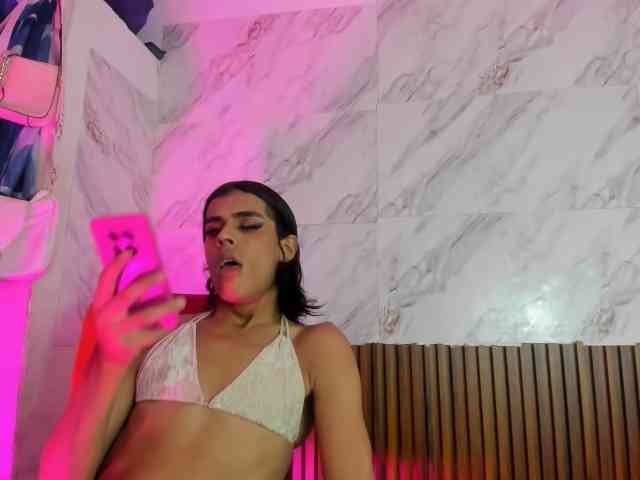estefani-robles Live Webcam on BongaCams