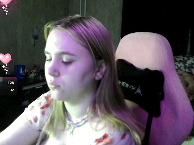 Ariana-May's BongaCams show and profile