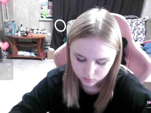 Ariana-May's BongaCams show and profile