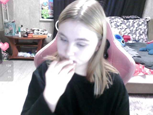 Ariana-May's BongaCams show and profile