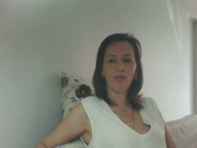 le modèle Sayshana est en webcam porno dans un show sur le site bongacams, il possède les tags suivants: White/Caucasian,Brunette,Shaved