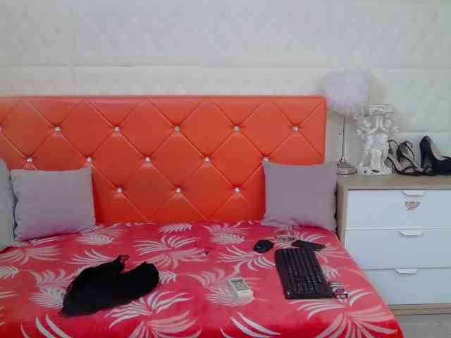 FemCupid Live Webcam on BongaCams