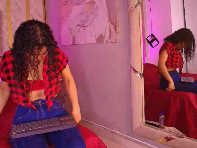 MiaTtentacion webcam