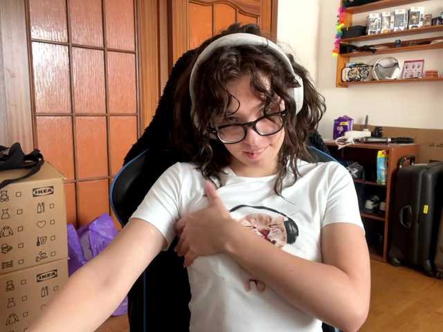 PlushPoutX live cam on BongaCams