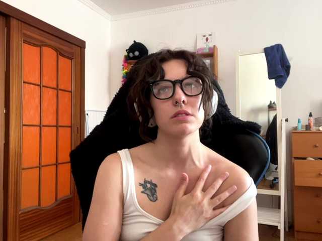 PlushPoutX live cam on BongaCams