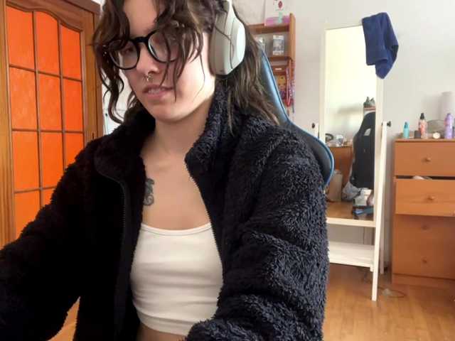 PlushPoutX live cam on BongaCams