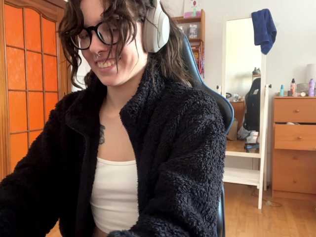 PlushPoutX live cam on BongaCams