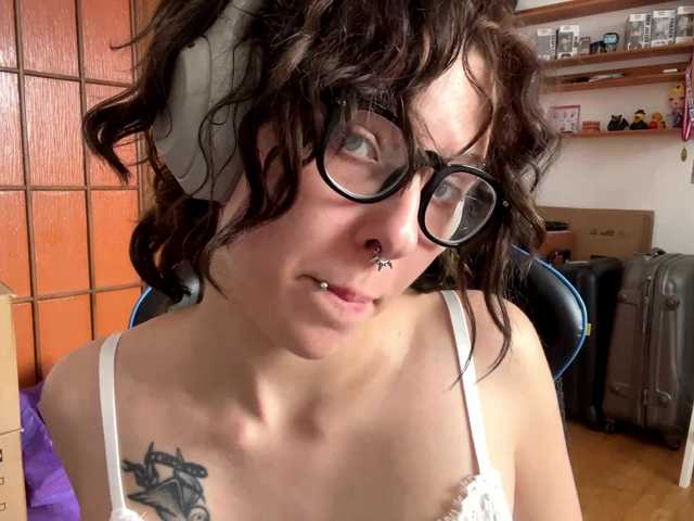 PlushPoutX live cam on BongaCams