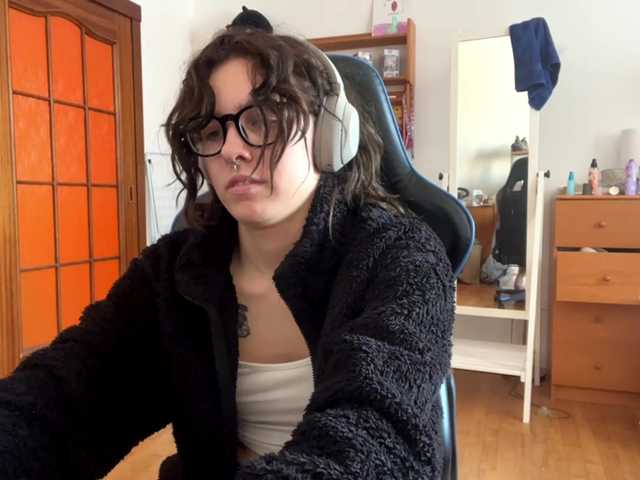 PlushPoutX live cam on BongaCams