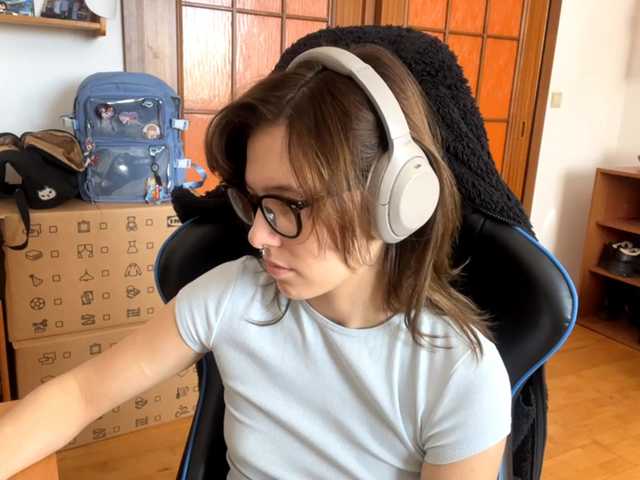  PlushPoutX chat room