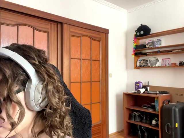  PlushPoutX chat room