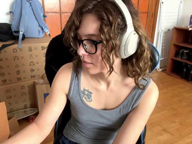  PlushPoutX chat room