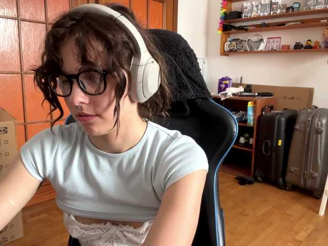 PlushPoutX live cam on BongaCams