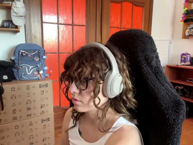  PlushPoutX chat room