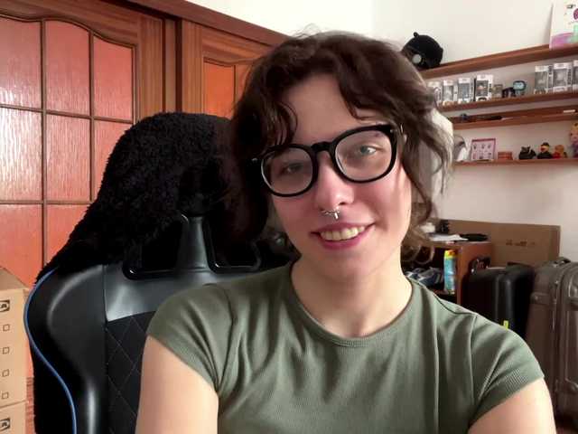 PlushPoutX live cam on BongaCams