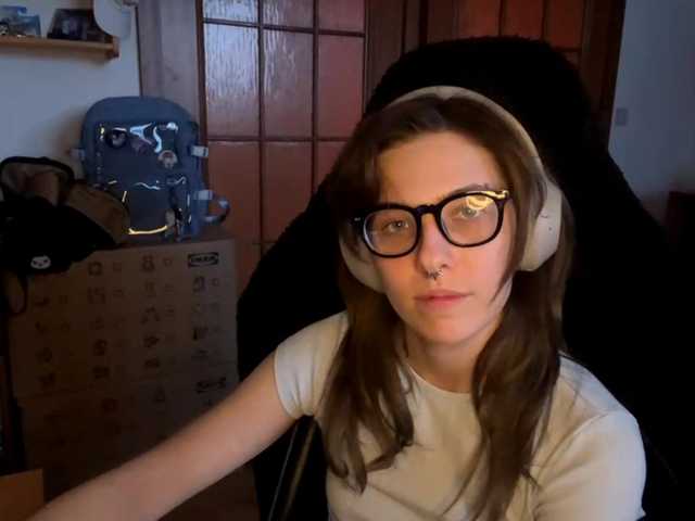  PlushPoutX chat room