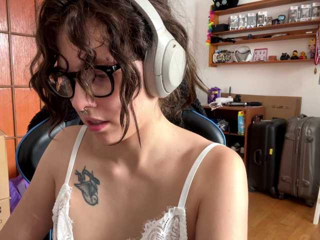 PlushPoutX live cam on BongaCams