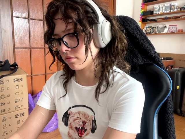 PlushPoutX live cam on BongaCams