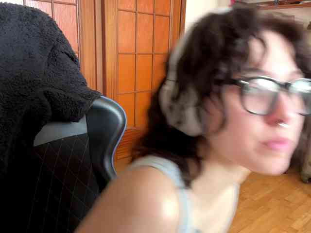 PlushPoutX webcam