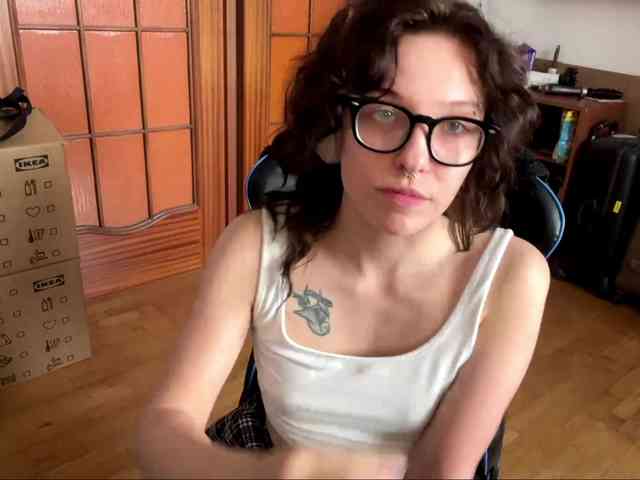 PlushPoutX webcam