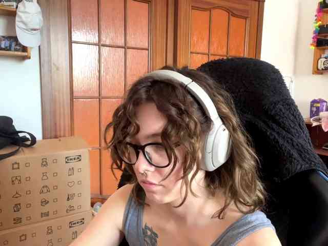 PlushPoutX webcam