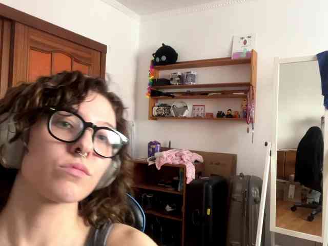 PlushPoutX webcam