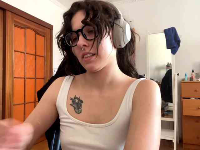 PlushPoutX webcam