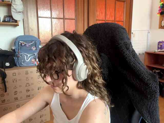 PlushPoutX webcam