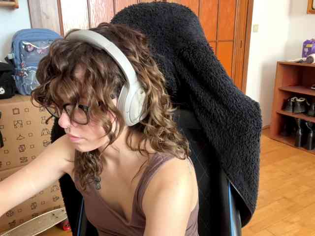 PlushPoutX webcam