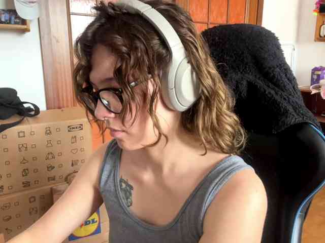 PlushPoutX webcam