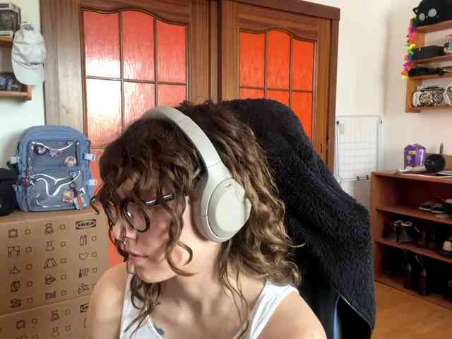 PlushPoutX webcam