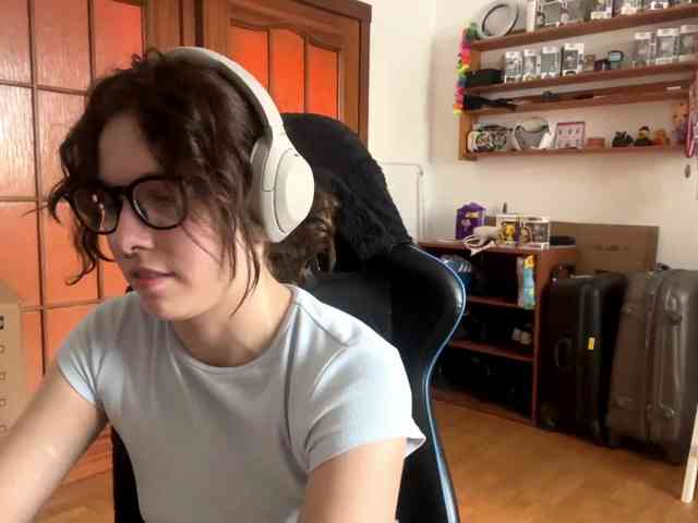 PlushPoutX webcam