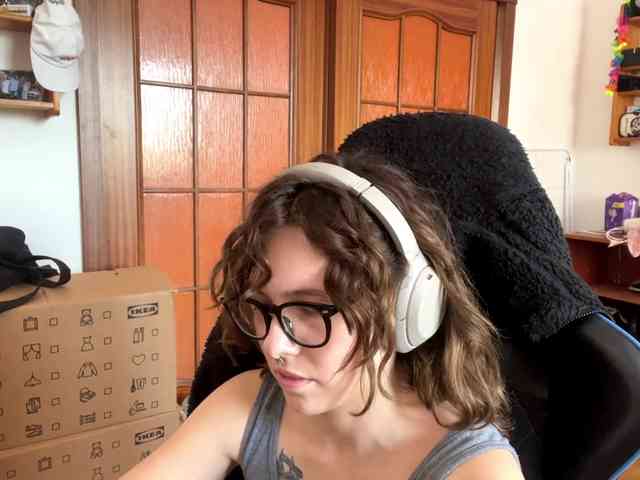 PlushPoutX webcam