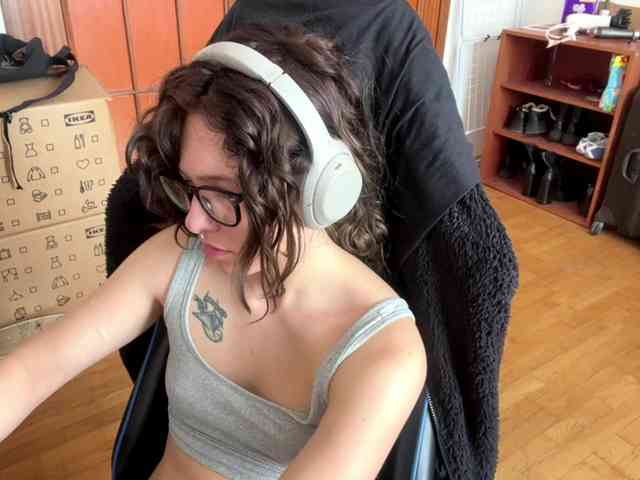 PlushPoutX webcam