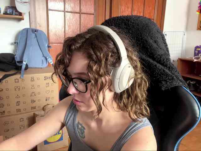 PlushPoutX webcam